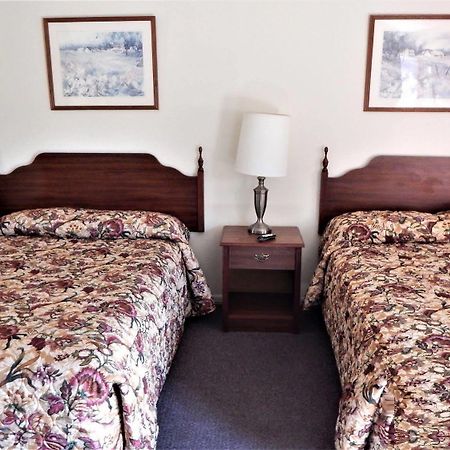 Dry Ridge Motor Inn Kültér fotó