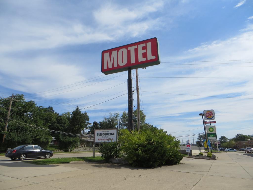 Dry Ridge Motor Inn Kültér fotó