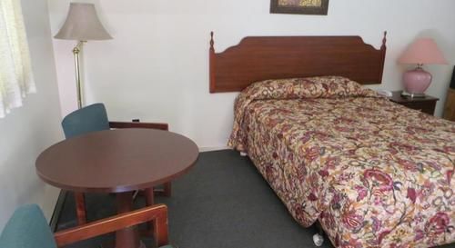 Dry Ridge Motor Inn Kültér fotó