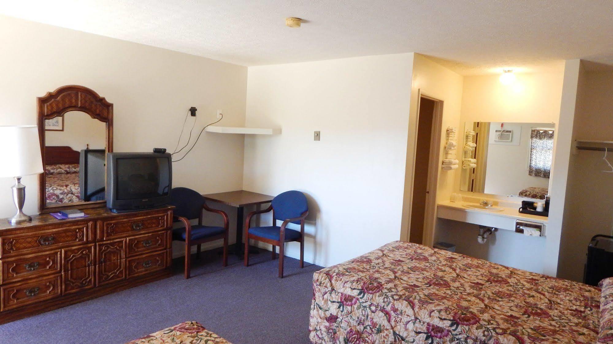 Dry Ridge Motor Inn Kültér fotó